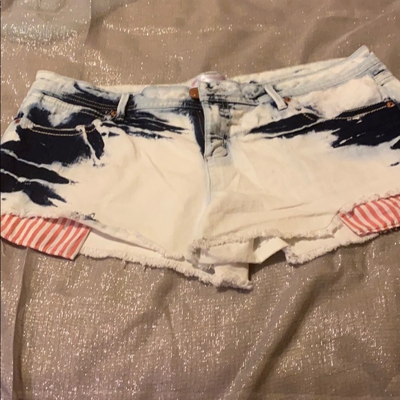 New - Picture 1 of 2